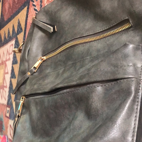 Kaydee Lynn - The Berkeley Convertible Backpack - Gray - Picture 2 of 8